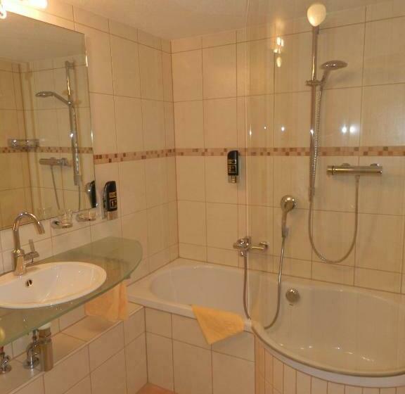 Отель Löwen Weinstube