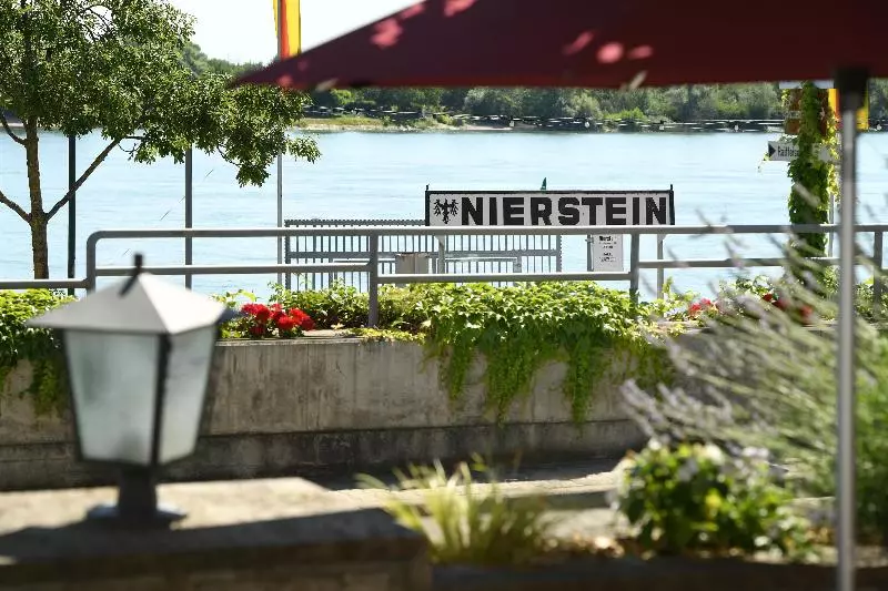 Rhein Hotel Nierstein