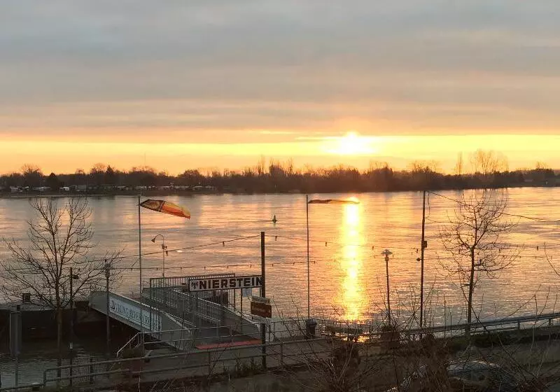 Rhein Hotel Nierstein