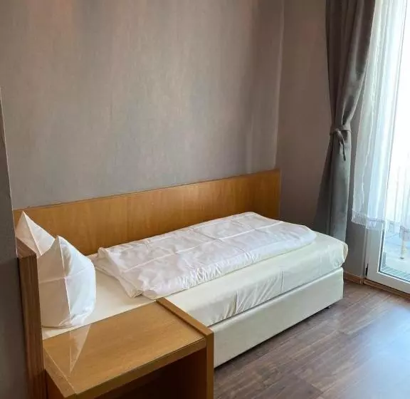 Отель Rheinstein