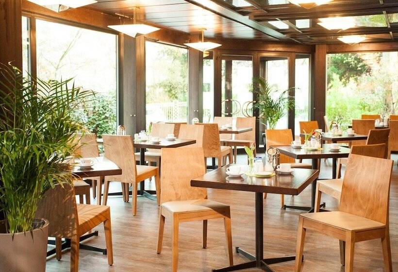 Отель Trip Inn Klee Am Park Wiesbaden