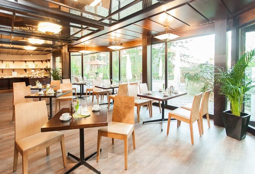 Отель Trip Inn Klee Am Park Wiesbaden