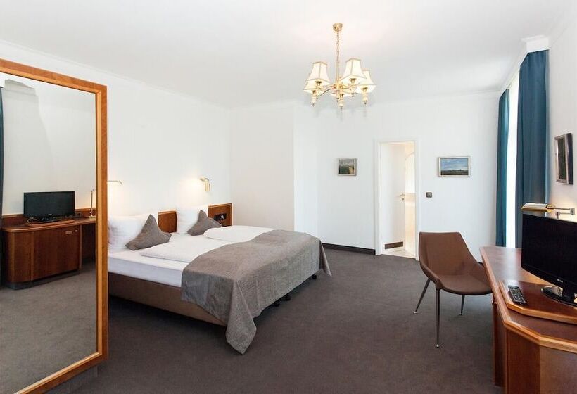 Отель Trip Inn Klee Am Park Wiesbaden