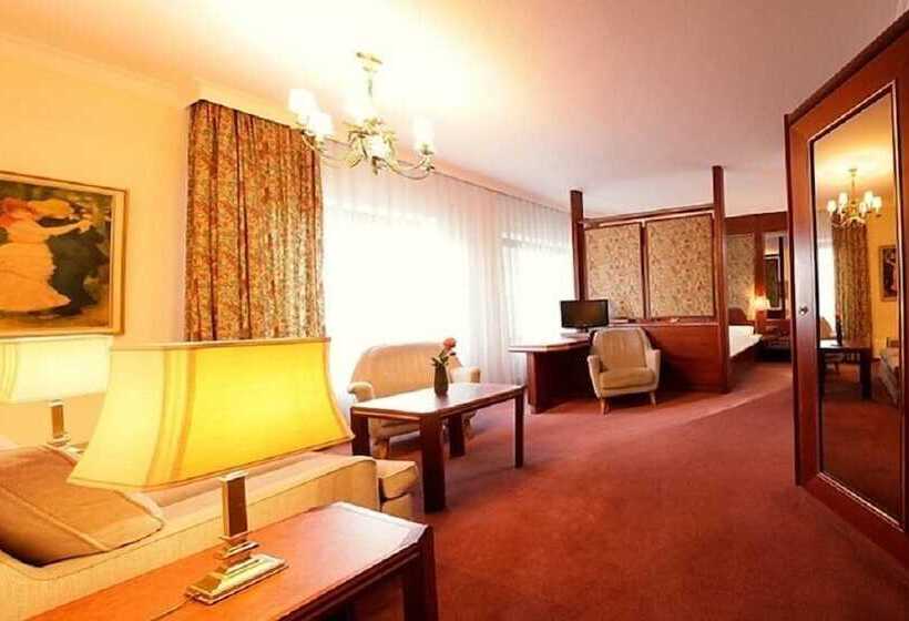 Отель Trip Inn Klee Am Park Wiesbaden