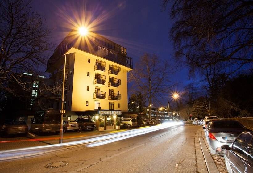 Отель Trip Inn Klee Am Park Wiesbaden