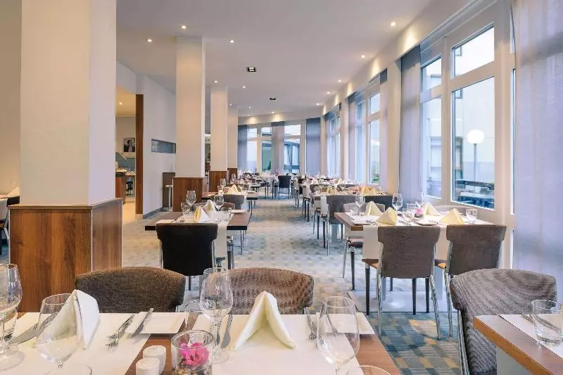 בית מלון כפרי Vienna House Easy by Wyndham Frankfurt Airport