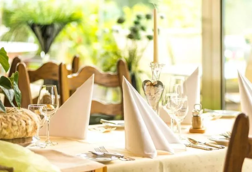 Moselromantik Hotel Zum Löwen