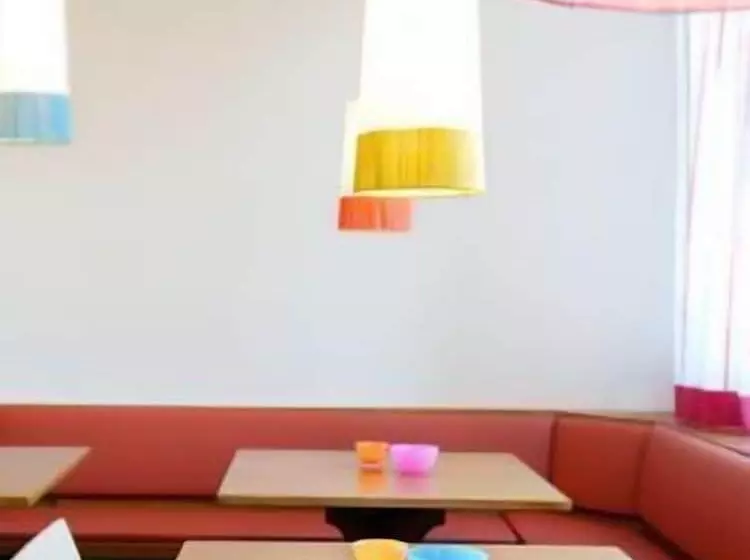 Business & Budget Hotel Tessin