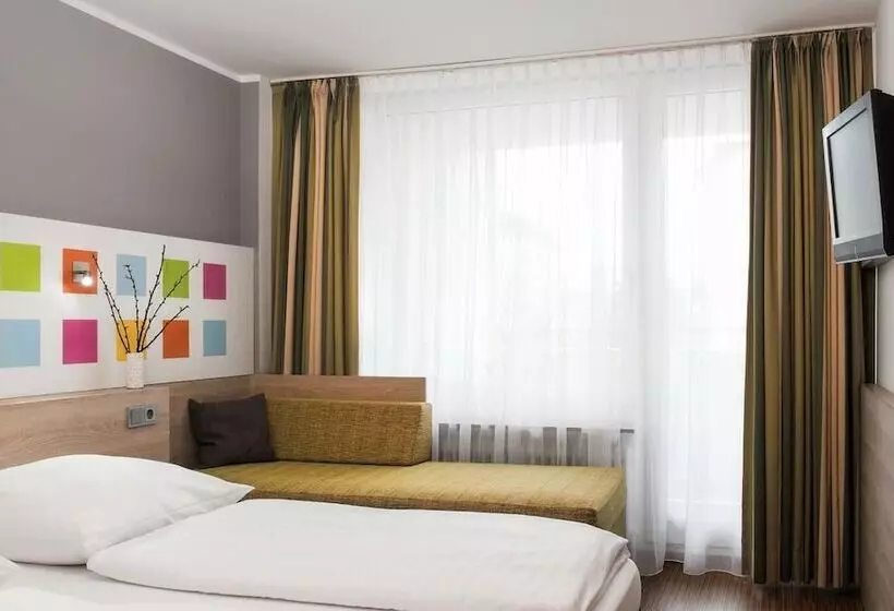 Business & Budget Hotel Tessin