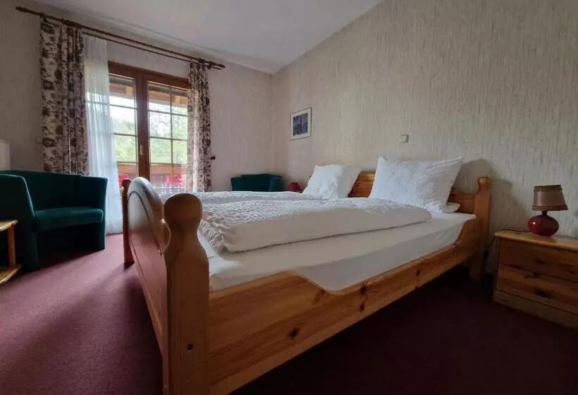 בית מלון כפרי Hostel Zum Löwen