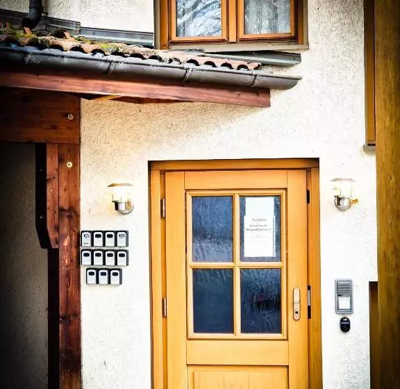 בית מלון כפרי Hostel Zum Löwen