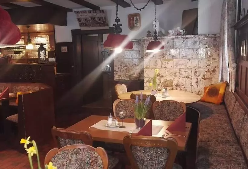 בית מלון כפרי Hostel Zum Löwen