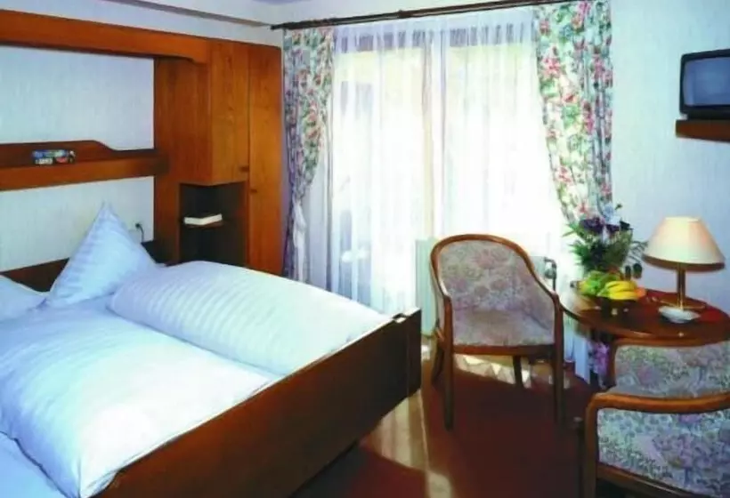 בית מלון כפרי Hostel Zum Löwen