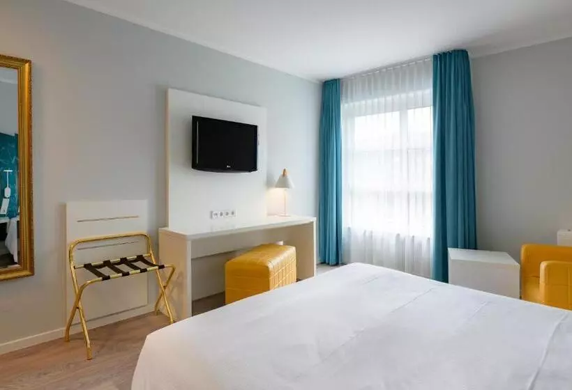 هتل Ibis Styles Regensburg
