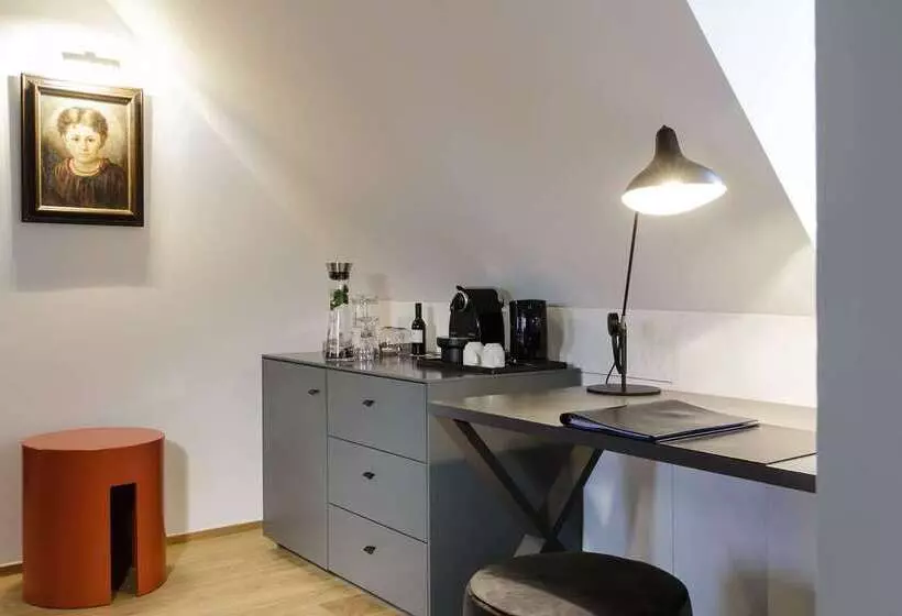 Hotel Maximilian’s