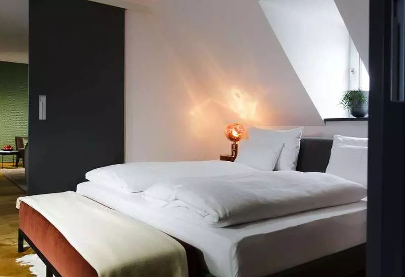 Hotel Maximilian’s