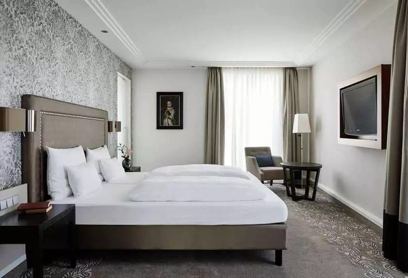 Hotel Maximilian’s