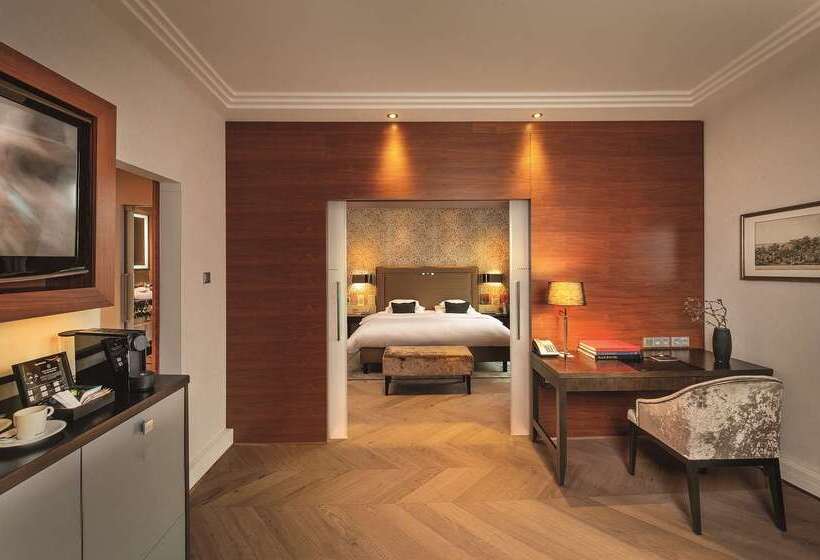 Hotel Maximilian’s