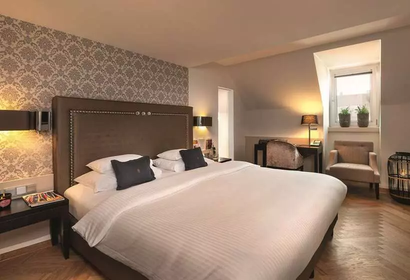 Hotel Maximilian’s