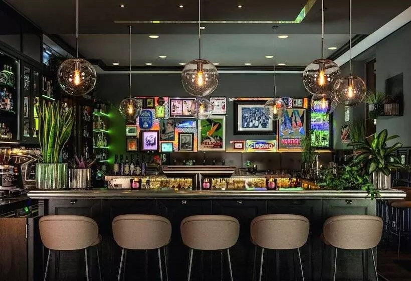 Hotel Maximilian’s