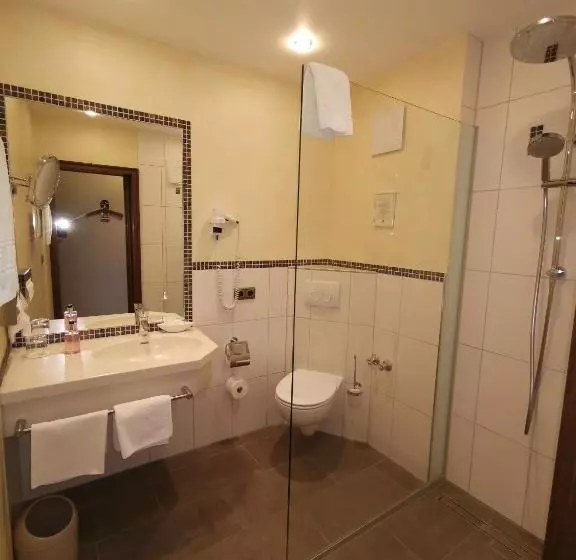 호텔 & Weinhaus Anker