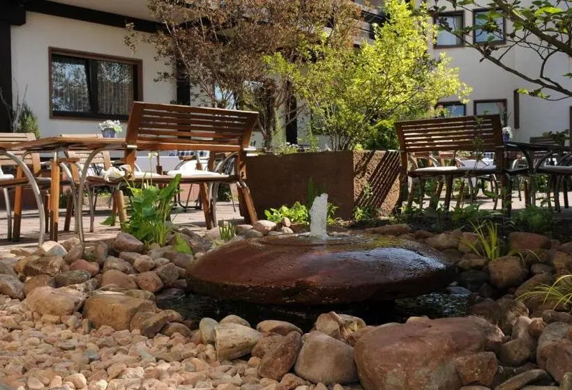 호텔 & Weinhaus Anker