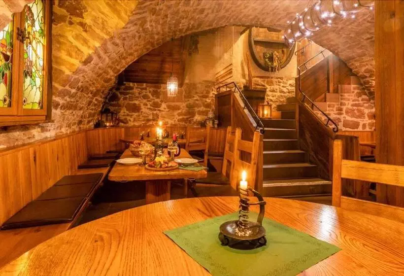 호텔 & Weinhaus Anker