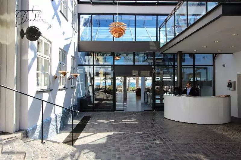 Отель Fredensborg Bade