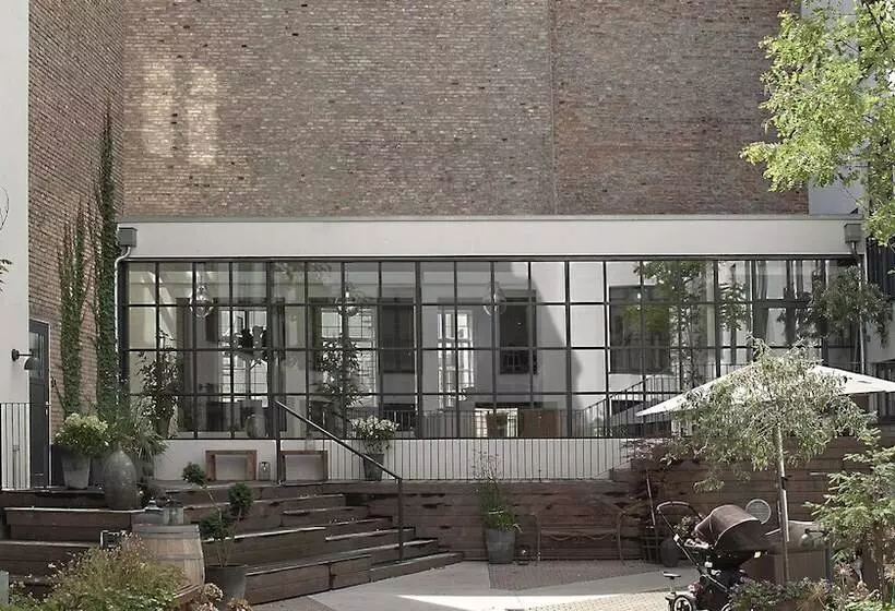 Отель Kong Arthur