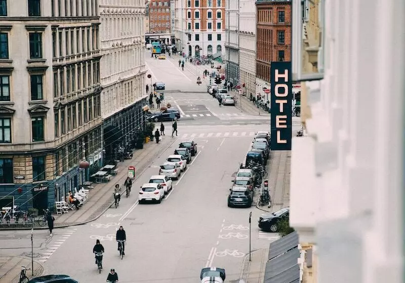 Отель Kong Arthur