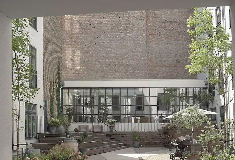 Отель Kong Arthur