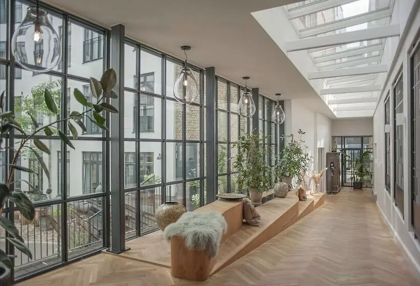 Отель Kong Arthur