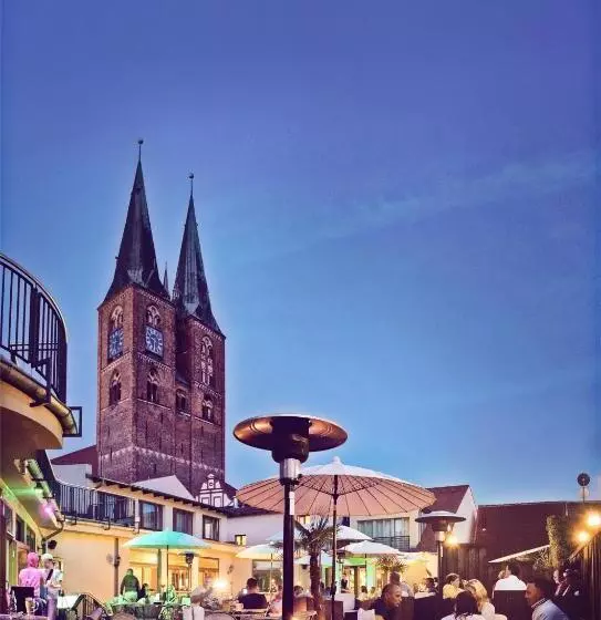 Отель Schwarzer Adler Stendal