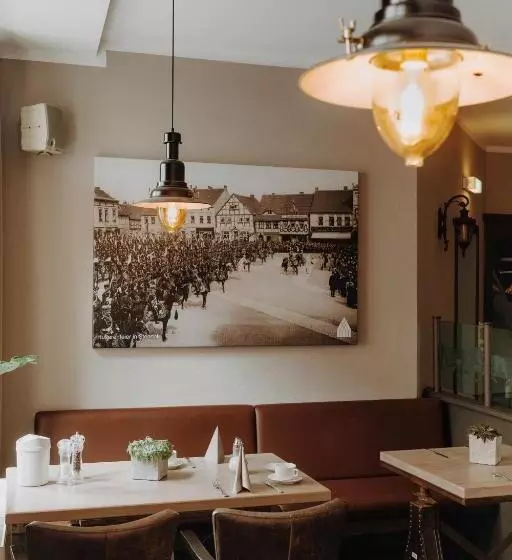 Отель Schwarzer Adler Stendal