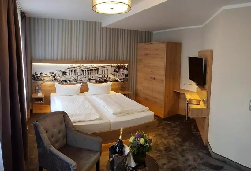 Отель Schwarzer Adler Stendal