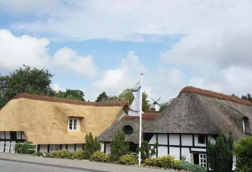 モーテル Lyng Dal Hotel Og Restaurant