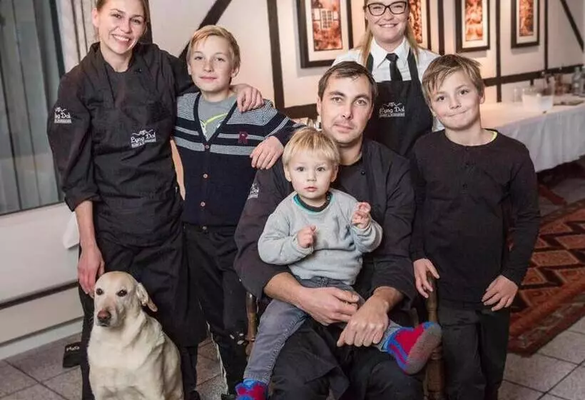 モーテル Lyng Dal Hotel Og Restaurant