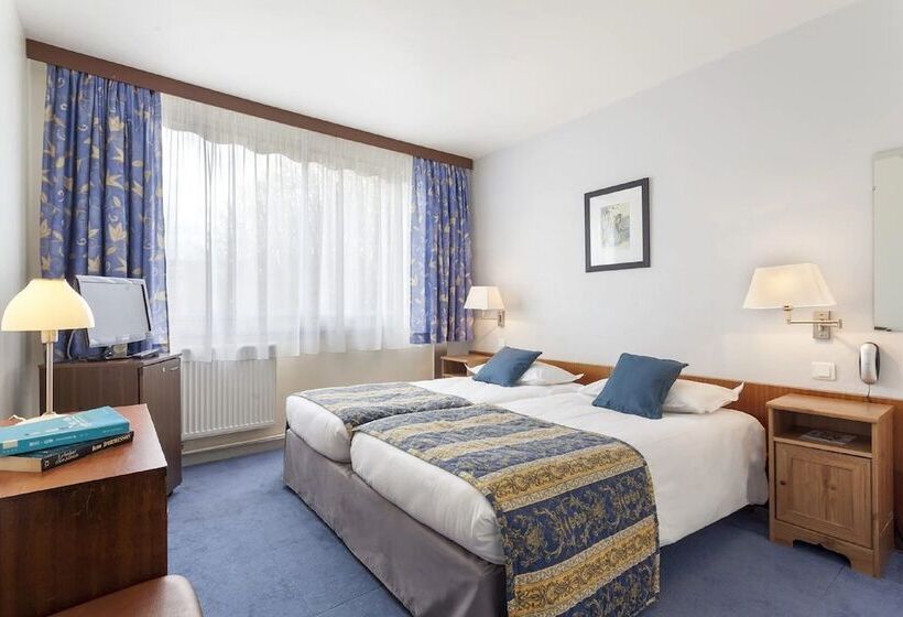 Aerotel Versailles Saint Cyr L Etape Du Silence