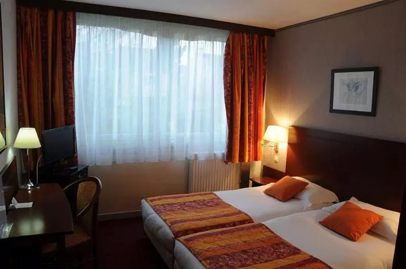 Aerotel Versailles Saint Cyr  L Etape Du Silence