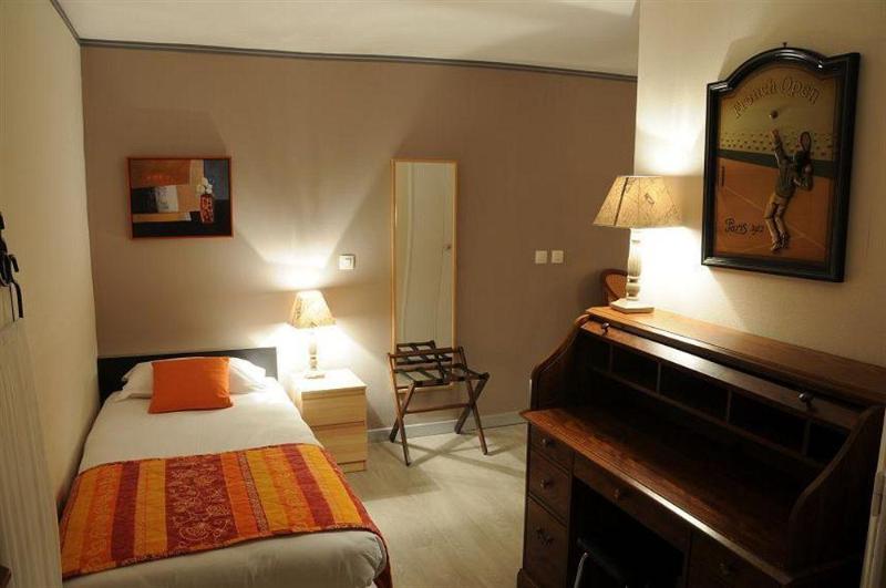 Aerotel Versailles Saint Cyr L Etape Du Silence