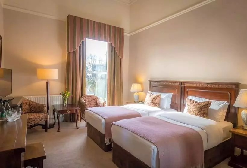 פונדק Ariel House