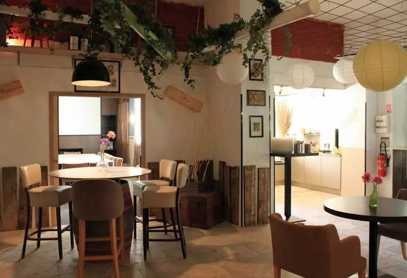 בית מלון כפרי Adonis Sanary Grand Hôtel Des Bains