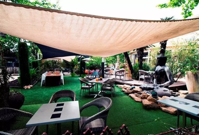 בית מלון כפרי Adonis Sanary Grand Hôtel Des Bains