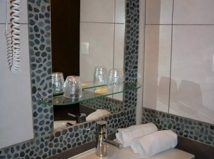 בית מלון כפרי Adonis Sanary Grand Hôtel Des Bains