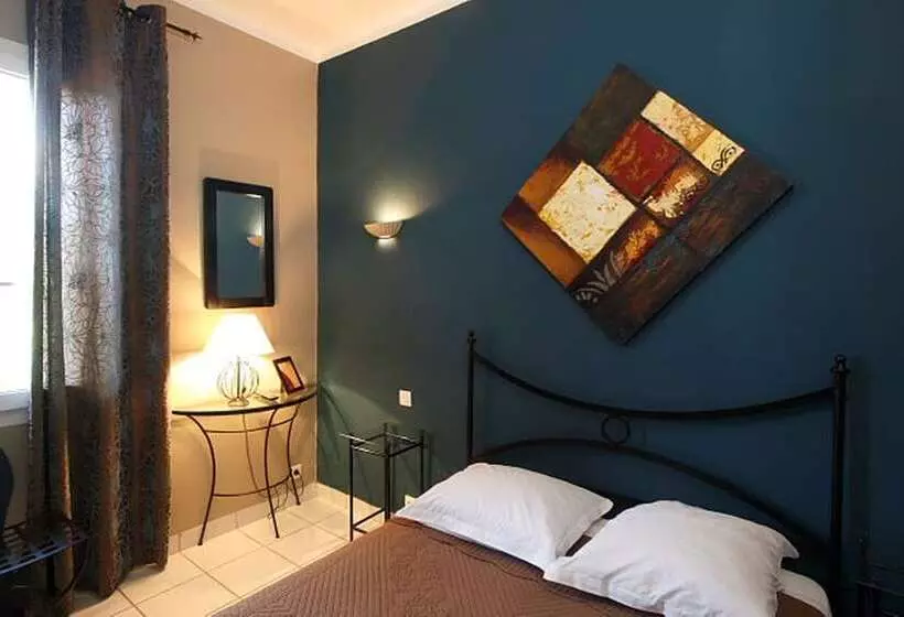 בית מלון כפרי Adonis Sanary Grand Hôtel Des Bains