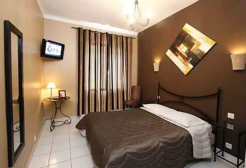 בית מלון כפרי Adonis Sanary Grand Hôtel Des Bains