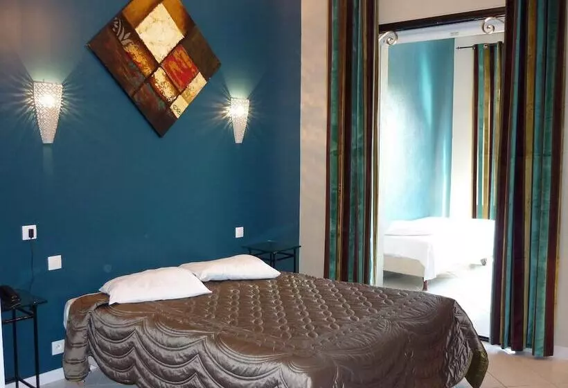 בית מלון כפרי Adonis Sanary Grand Hôtel Des Bains