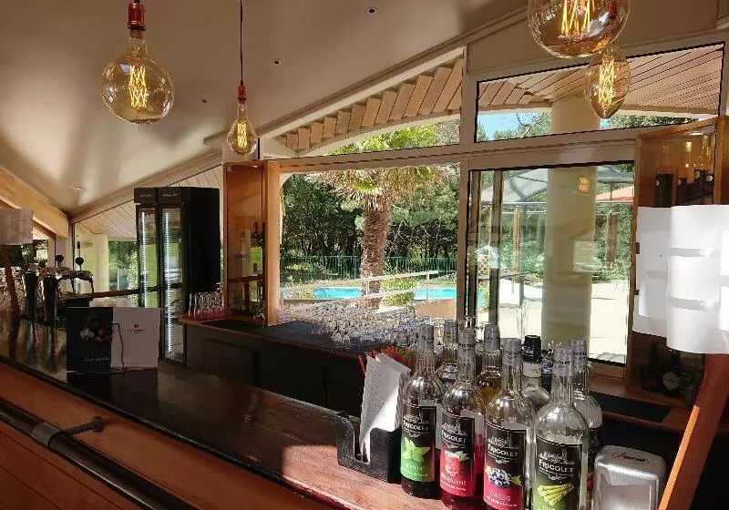 ホテル Hôtel Valdys Thalasso & Spa   Les Pins