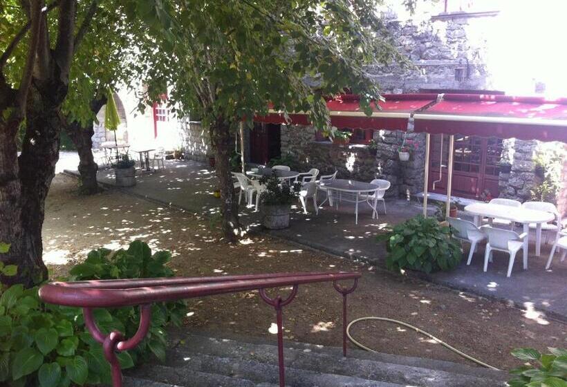 هتل Hôtel Pub Le Petit Bosquet