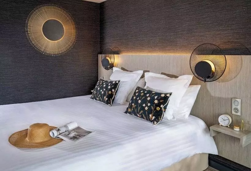 ホテル Hôtel Valdys Thalasso & Spa   Les Pins